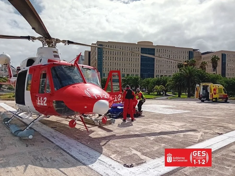 Rescatan a una mujer tras sufrir un accidente en Los Cernícalos, en Telde.