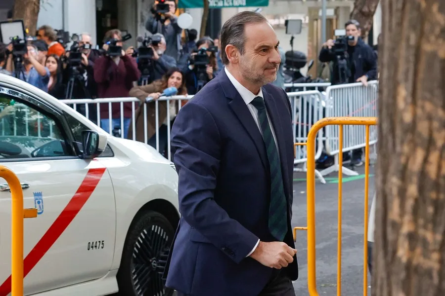 La Fiscalía no pide prisión para Ábalos tras negarse a declarar ante el juez del Supremo.EFE