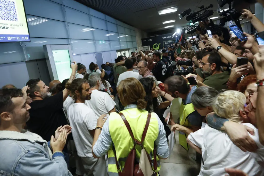 Llegada a Madrid de los 21 activistas españoles que formaban parte de la Flotilla Global Sumud retenidos por Israel