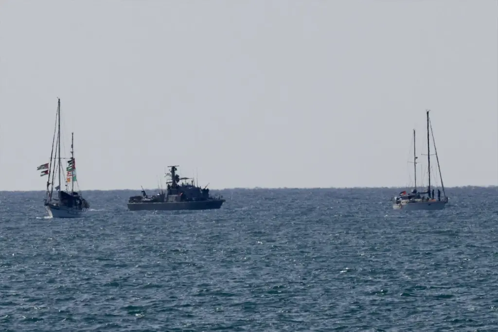 Buques de la Flotilla Global Sumud (GSF) con destino a Gaza son remolcados hacia el puerto de Ashdod, en el sur de Israel, el 2 de octubre de 2025 / Europa Press