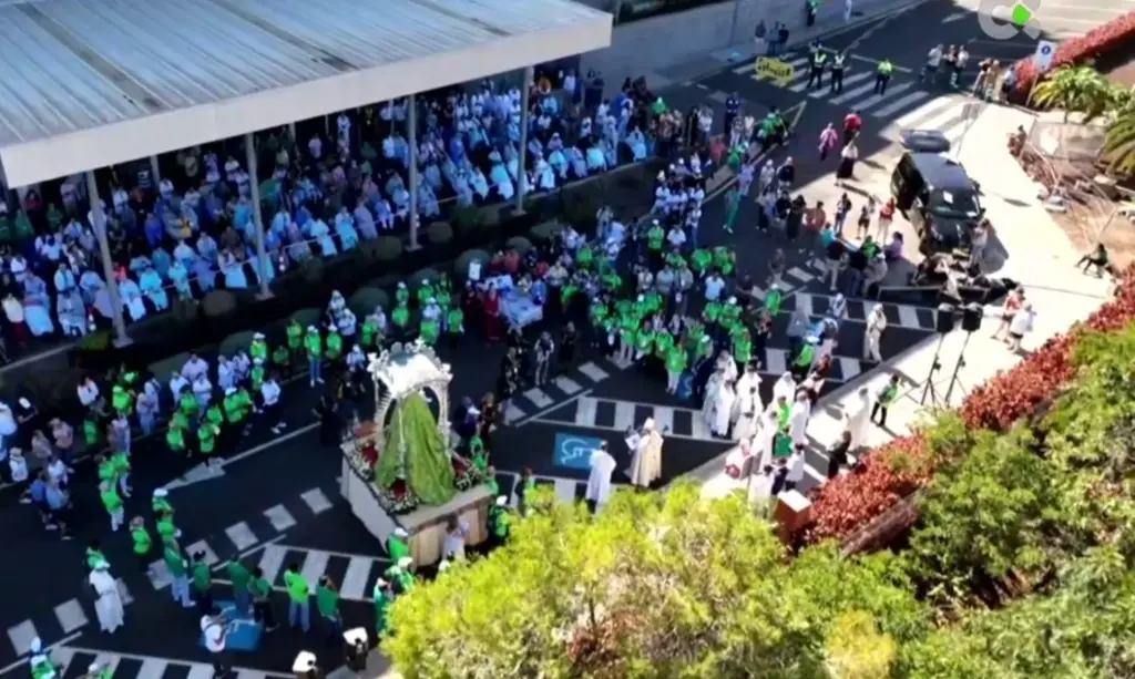Visita de la Virgen de Candelaria al Hospital Universitario