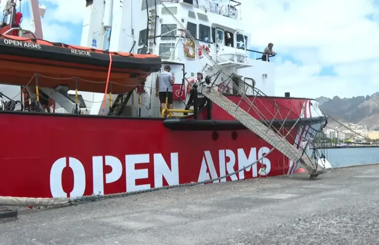 Open Arms invita a Vox a subir a su barco para conocer su labor y desterrar el odio