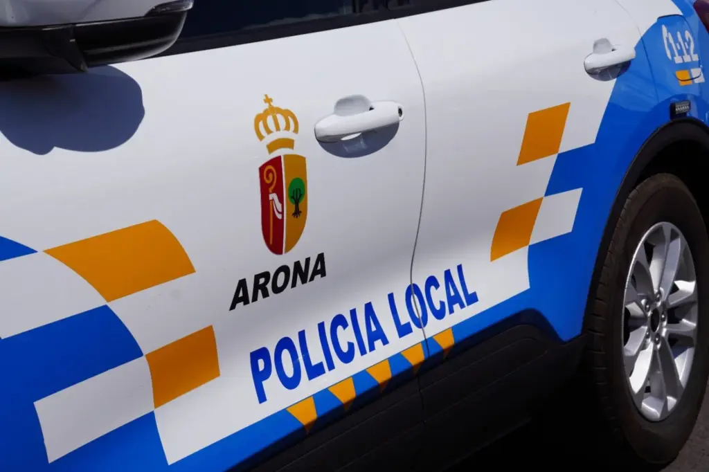 La Policía de Arona detiene in fraganti a dos menores por robo