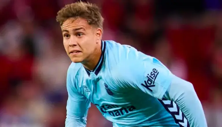 Recoba, jugador de la UD Las Palmas, sufre rotura del ligamento cruzado anterior