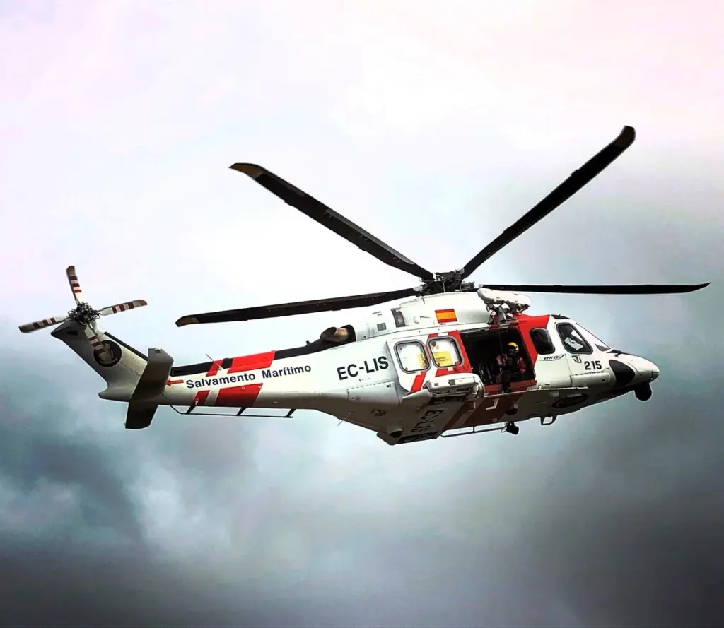 Una rápida movilización de los servicios de Salvamento Marítimo permitió la evacuación del enfermo del buque en el que viajaba / Salvamento Marítimo