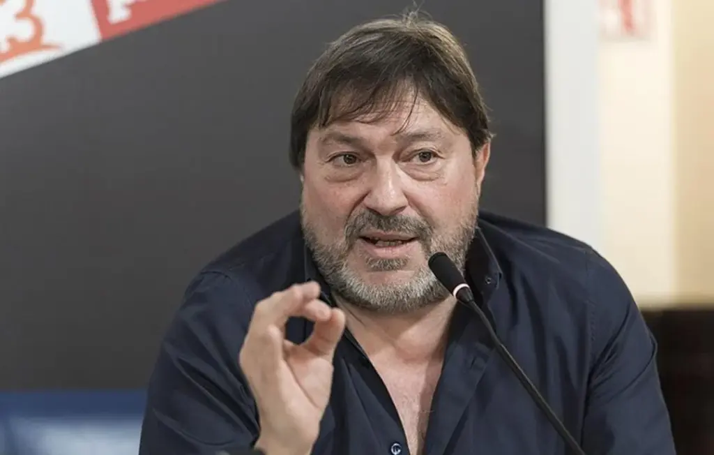 Un periodista italiano denuncia sufrir amenazas tras la explosión de su coche