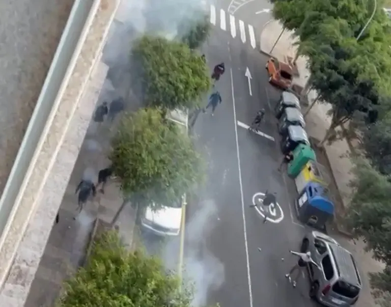 Investigan los disturbios de ultras en el barrio Siete Palmas