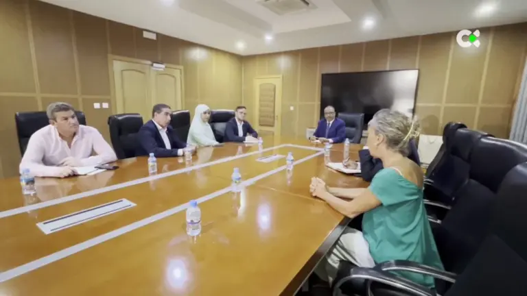 20.000 mauritanos viajan habitualmente a Canarias para comprar y por la sanidad