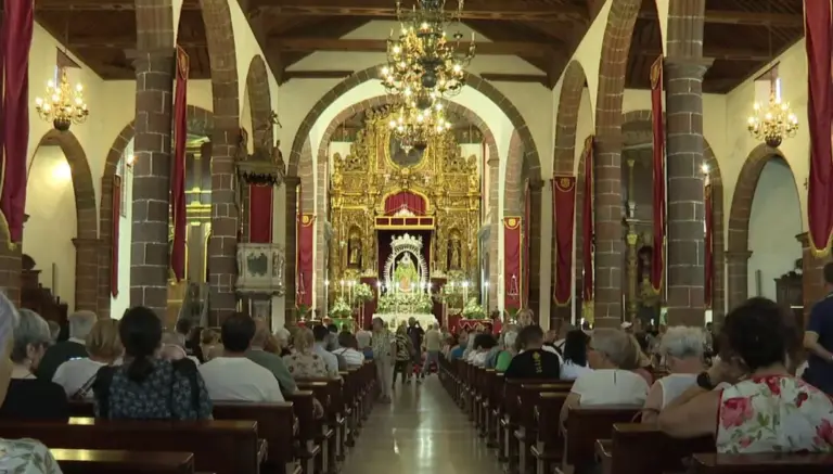 Santa Cruz de Tenerife vive una nueva jornada de devoción con la Virgen de Candelaria