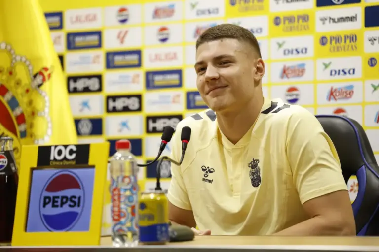 Milos Lukovic elude la polémica arbitral y destaca mantener la portería a cero