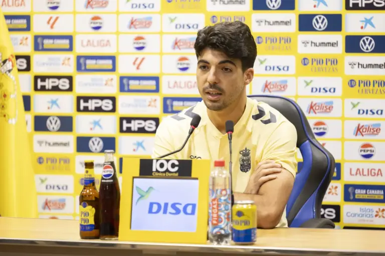 Enrique Clemente espera que el equipo «tome el control» ante el Albacete