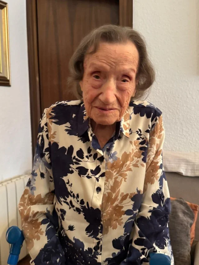 Angelina Torres Vallbona (@LoJoan en X), la mujer más longeva de España