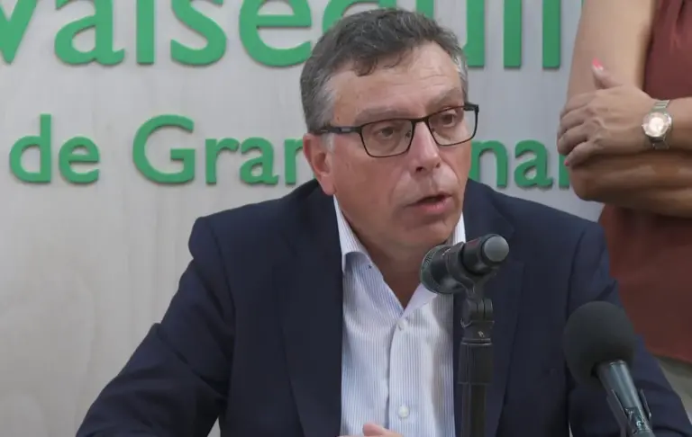 Francisco Atta acusa al PSOE de «avalar el transfuguismo» con un «pacto de perdedores»