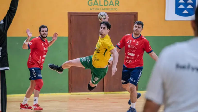 El Balonmano Gáldar cae ante un Porriño más acertado
