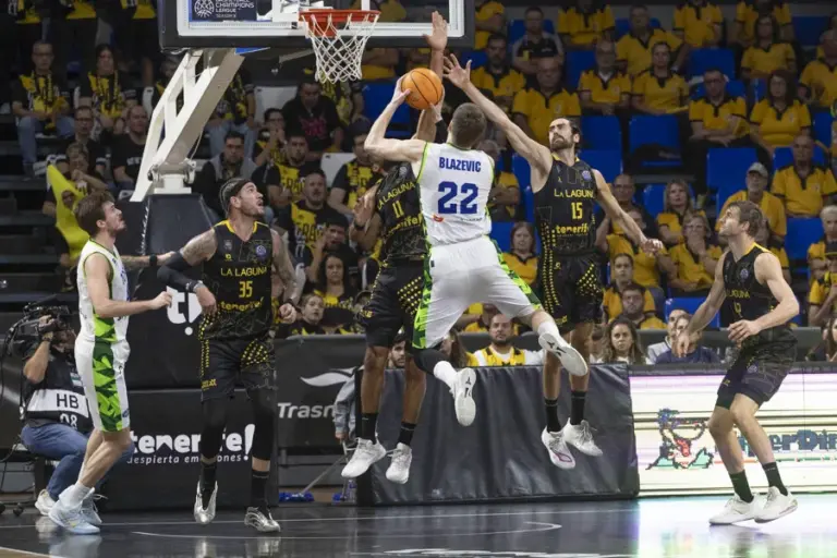 80-70 | El Tenerife se afianza en el liderato tras su triunfo ante el Tofas Bursa | J4 Basketball Champions League