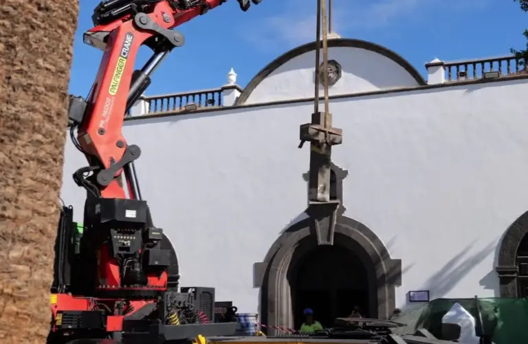 Polémica en Lanzarote por la reposición de la cruz franquista en Arrecife