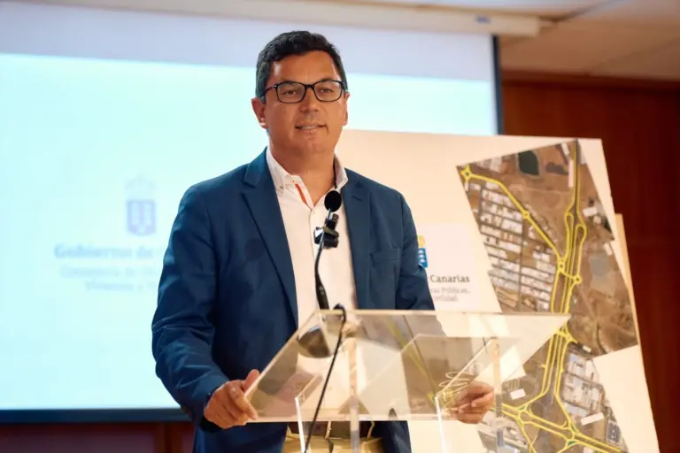 Canarias defiende su trabajo en la modernización de marinas deportivas