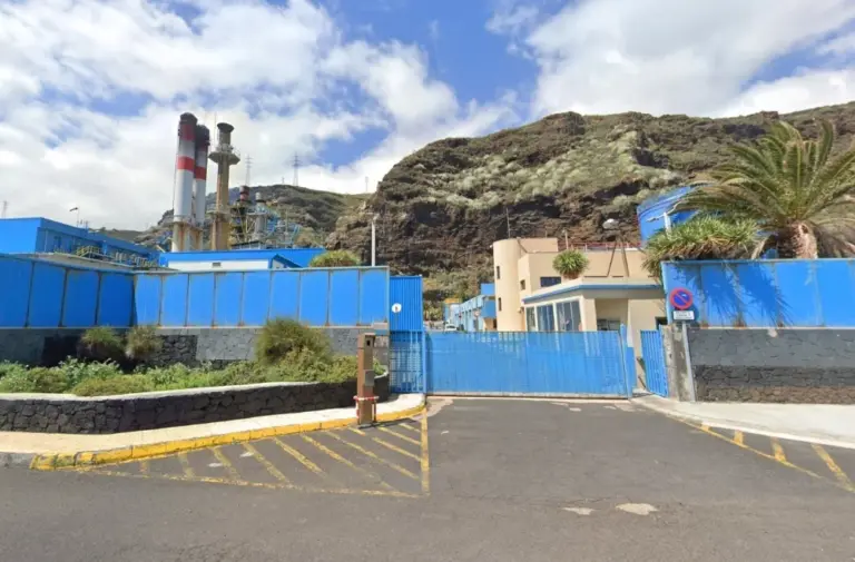 Canarias responde a Endesa y afirma que no dará de baja sus generadores hasta sustituirlos con otra energía