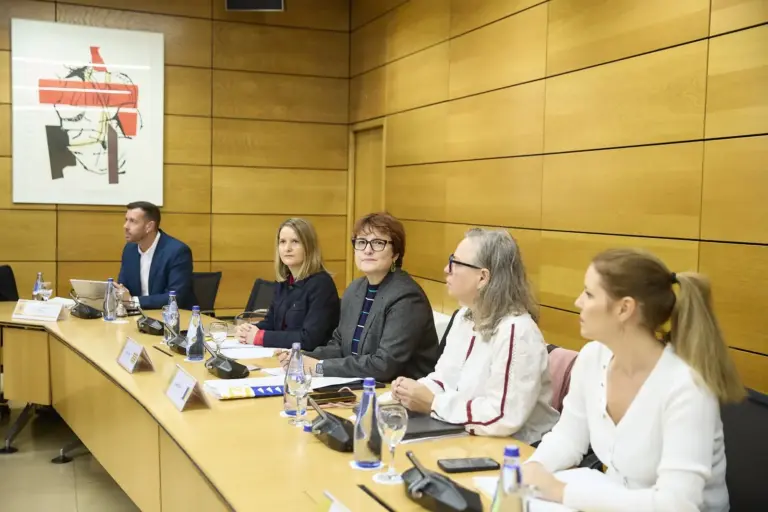 Canarias reitera la necesidad de cambiar la Ley de Seguridad Social para acabar con la pobreza infantil