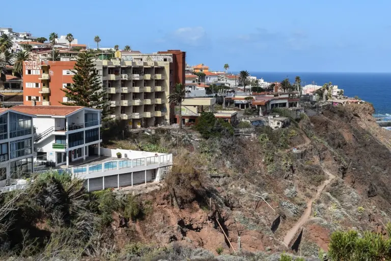 El Cabildo de Tenerife adjudica las obras de emergencia para asegurar la seguridad vial en Bajamar
