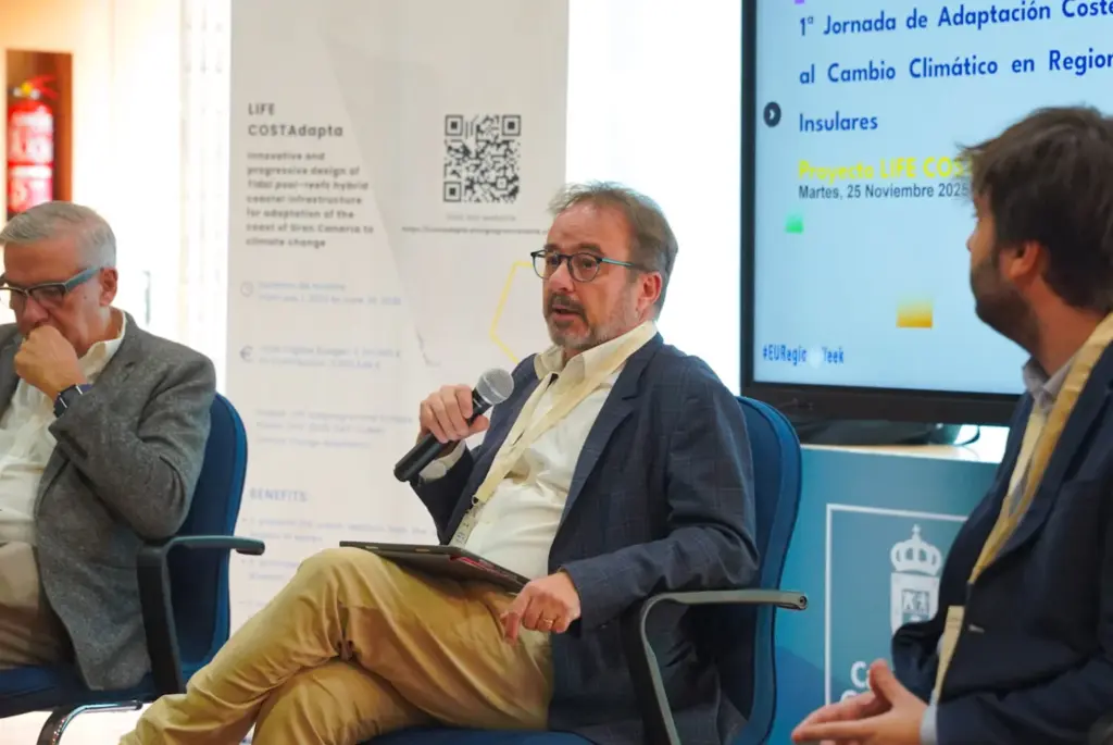 El consejero de Medio Ambiente, Clima, Energía y Conocimiento del Cabildo de Gran Canaria, Raúl García Brink, en la inauguración de la jornada. Imagen Cabildo de Gran Canaria