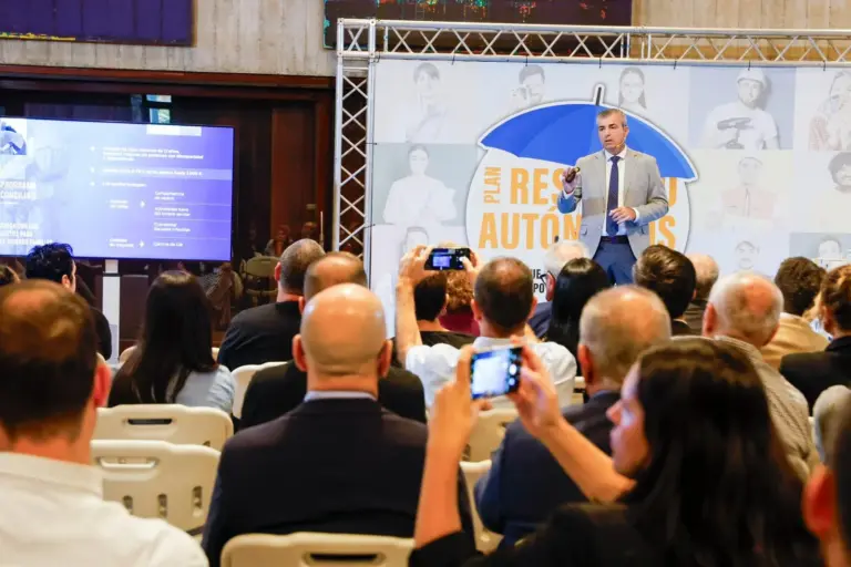 El Gobierno de Canarias lanza un plan de apoyo a autónomos con ayudas a guarderías, bajas y financiación