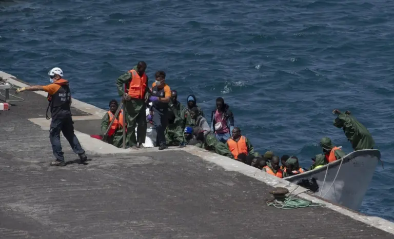 Llegan a las costas de Canarias alrededor de 197 migrantes en tres cayucos diferentes