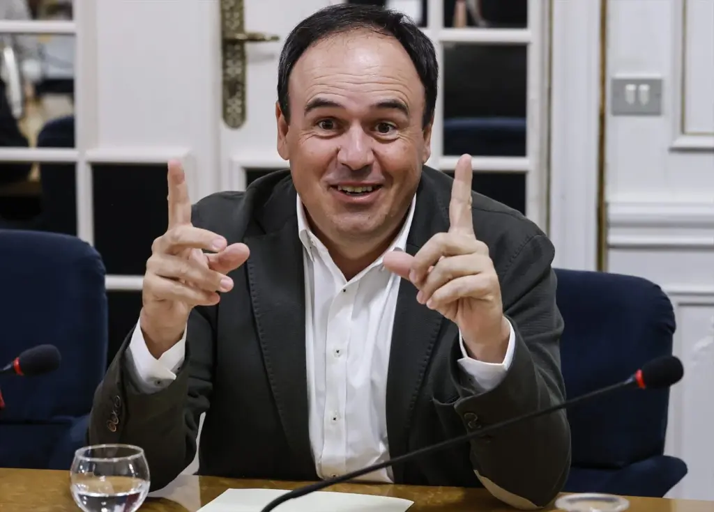 Feijóo designa a Pérez Llorca como candidato a la presidencia de la Generalitat valenciana