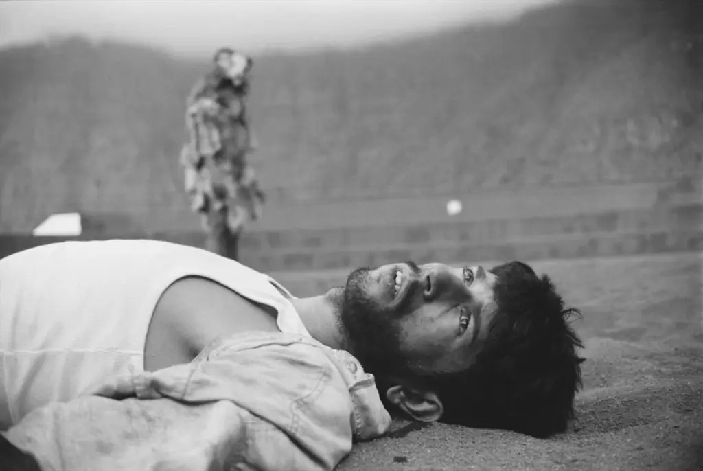 El rapero Bejo dirige y protagoniza el cortometraje "El interiorista", en el que además canta su nuevo trabajo discográfico, en el que participan Kase.O e Ignatius Farray