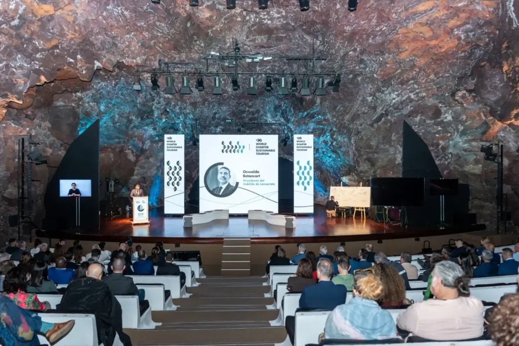 La Unesco oficializa su patrocinio al Congreso de Adopción de la Carta Mundial de Turismo Sostenible +30 en Lanzarote. Foto cedida por el Cabildo de Lanzarote. 