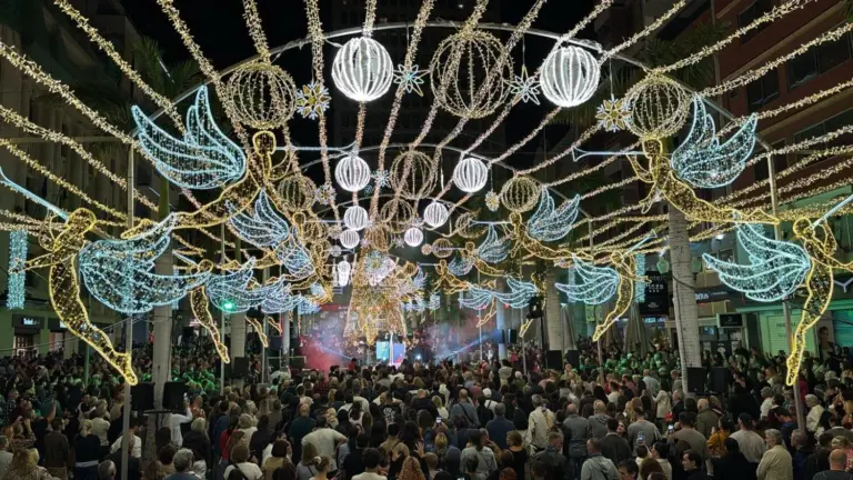 Santa Cruz de Tenerife ilumina la Navidad