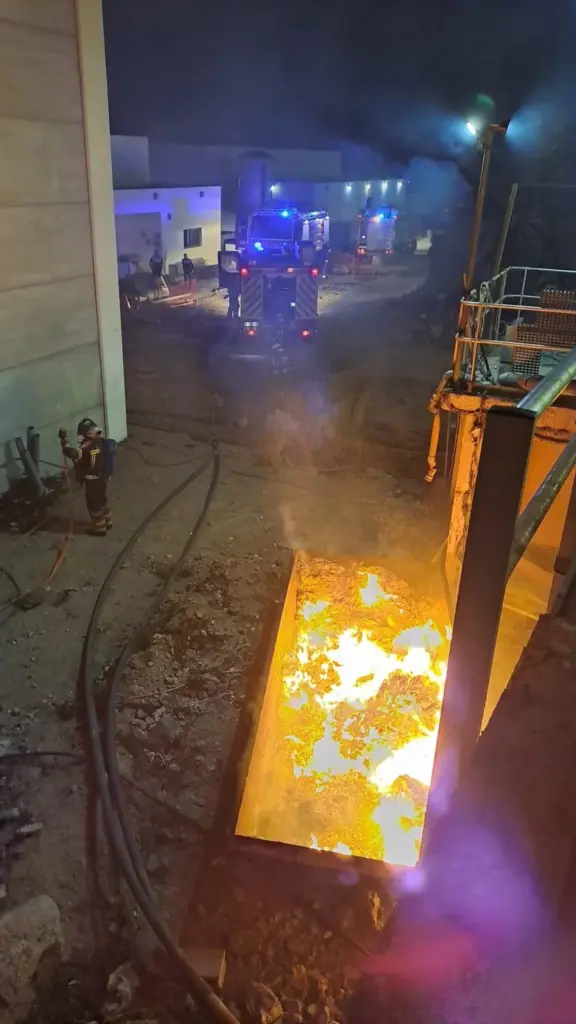 Imagen del incendio en una de las bañeras de la depuradora de Arrecife