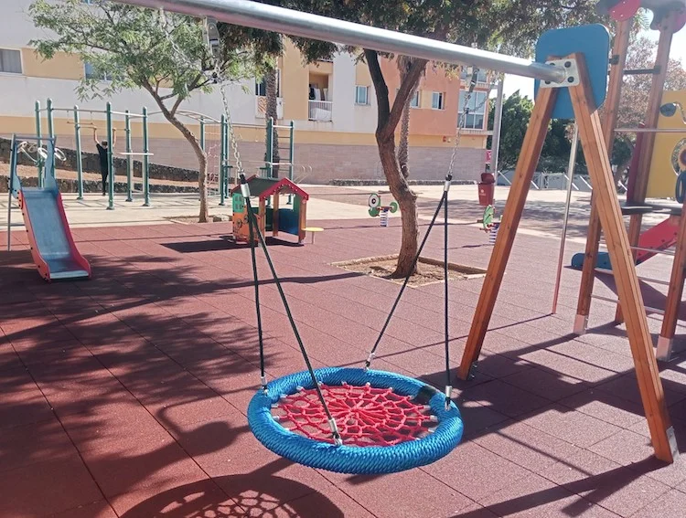 La Laguna acondiciona el área de juegos de Pequeño Valiente