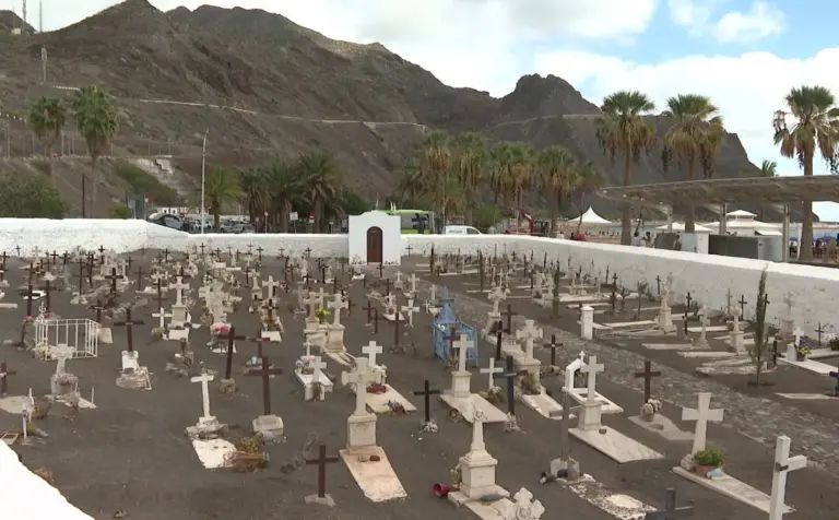 El cementerio Traslarena en San Andrés luce una imagen renovada tras resistir a la especulación