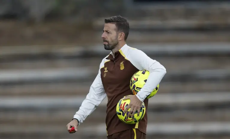 Luis García prevé un partido «intenso» en Castellón