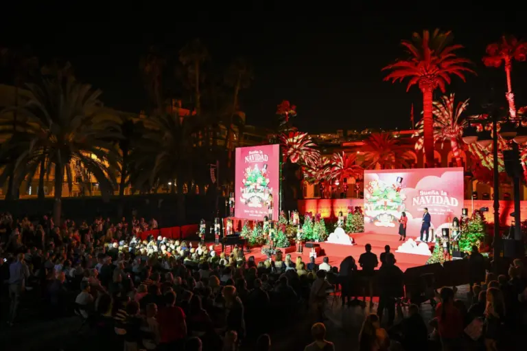 Los distritos anticipan el encendido de la Navidad en Las Palmas de Gran Canaria