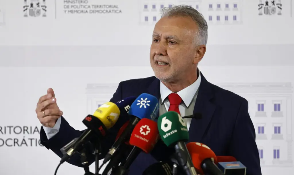 Ángel Víctor Torres afirma que su actuación respondió al interés general y no existe ninguna actuación delictiva