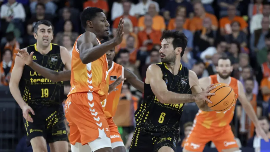 Derrota de La Laguna Tenerife ante el Valencia Basket