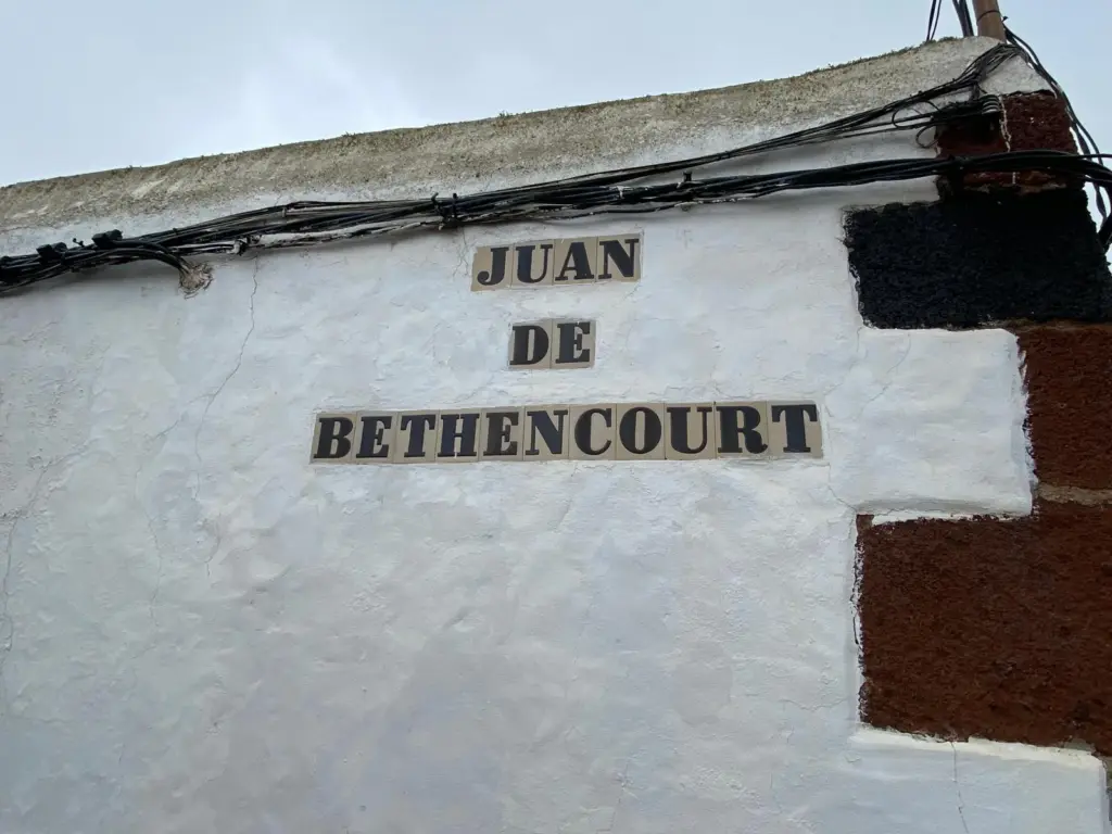 Caída del cableado en la C. Fray Luis de De León en Las Palmas de Gran Canaria por la Borrasca Claudia
