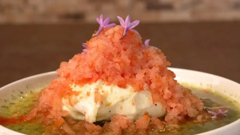 Burrata canaria con escarcha de tomate y pesto | Receta ‘Como en casa’