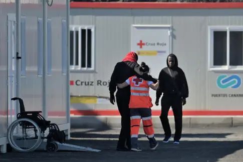 Llegan 282 migrantes en 24 horas: 125 a Lanzarote y 78 a La Restinga