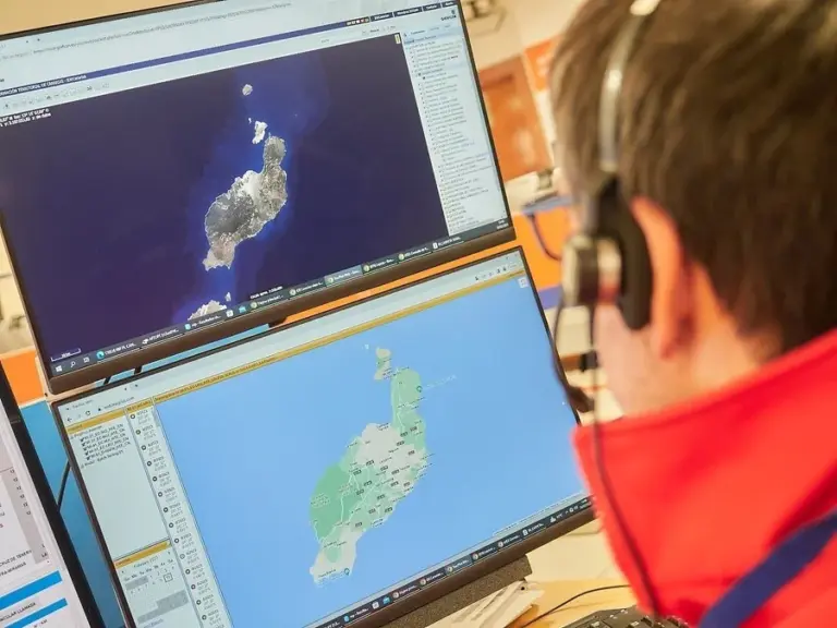 Dos jóvenes heridos moderados al salirse de la vía su vehículo en Lanzarote