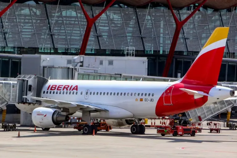 Iberia denuncia un ciberataque que compromete los datos de clientes