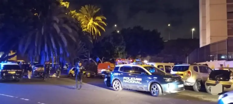 Un incendio en La Paterna deja siete afectados por inhalación de humo, entre ellos un menor