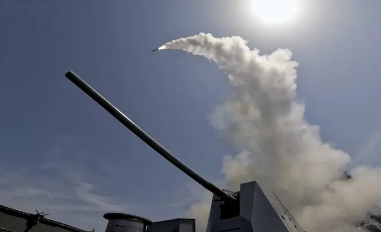 Corea del Norte lanza un misil balístico tras las tensiones con Washington por sus sanciones