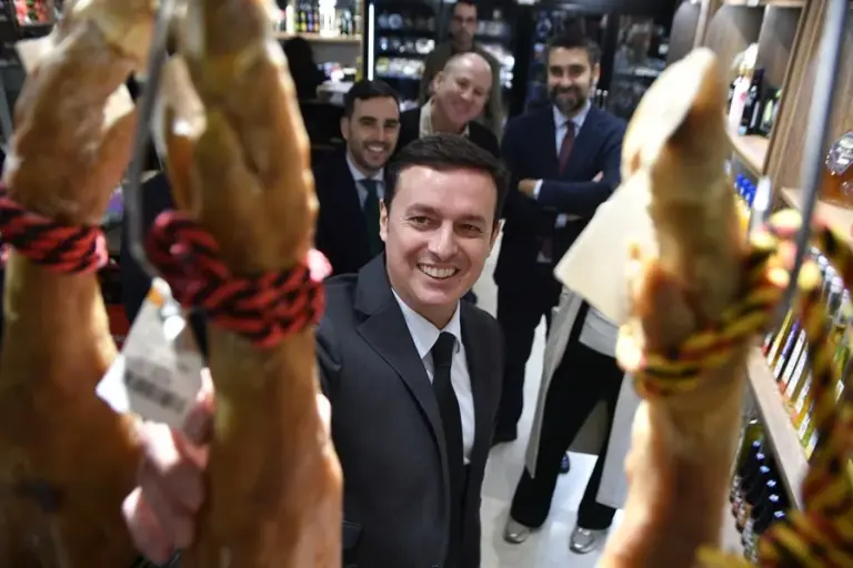 Detienen al presidente de la diputación de Almería por el caso mascarillas