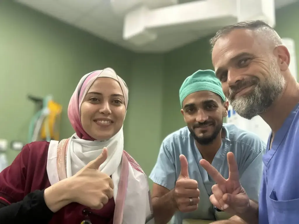 El primer médico español que logró salir de Gaza, Raúl Incertis, visita Canarias