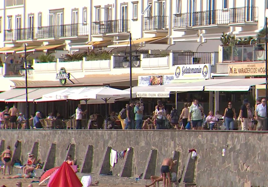 El ayuntamiento de Mogán ha recaudado en menos de un año más de 660.000 euros por el impuesto turístico y recomienda implantarlo en todas las islas