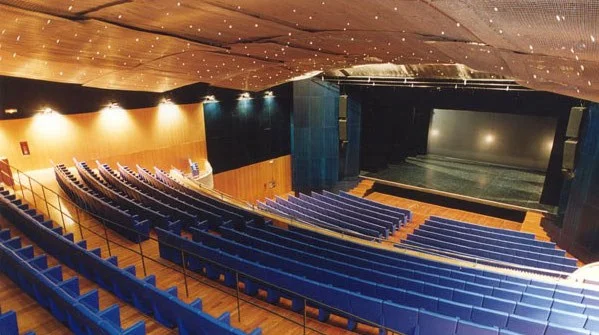 La iniciativa se enmarca en la apuesta del Teatro Cuyás por acercar al público a la escena y, más concretamente, a propuestas de creación canaria