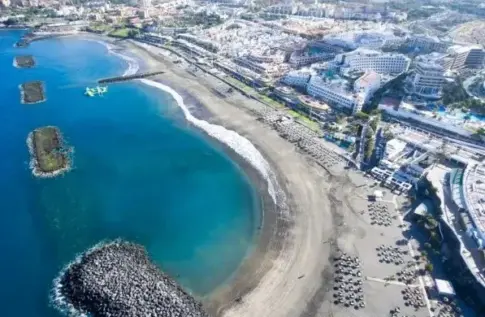 Los puertos y aeropuertos de Canarias bullen en el inicio de la segunda fase de la Semana Santa